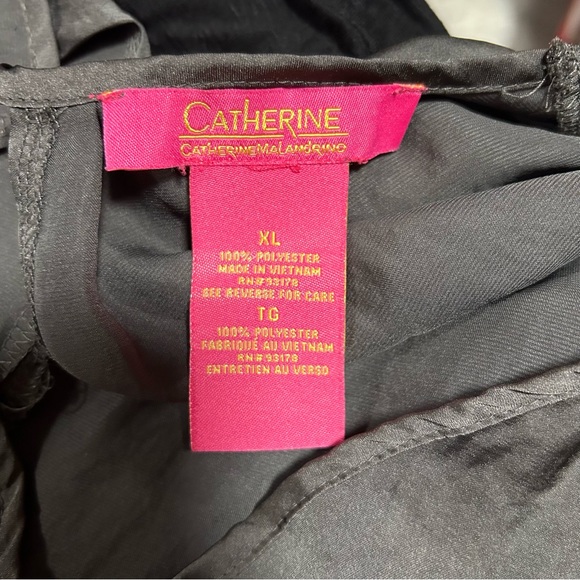 3 for $20 Beautiful silky v neck, loose fit, XL, keyhole back detail - Picture 5 of 9